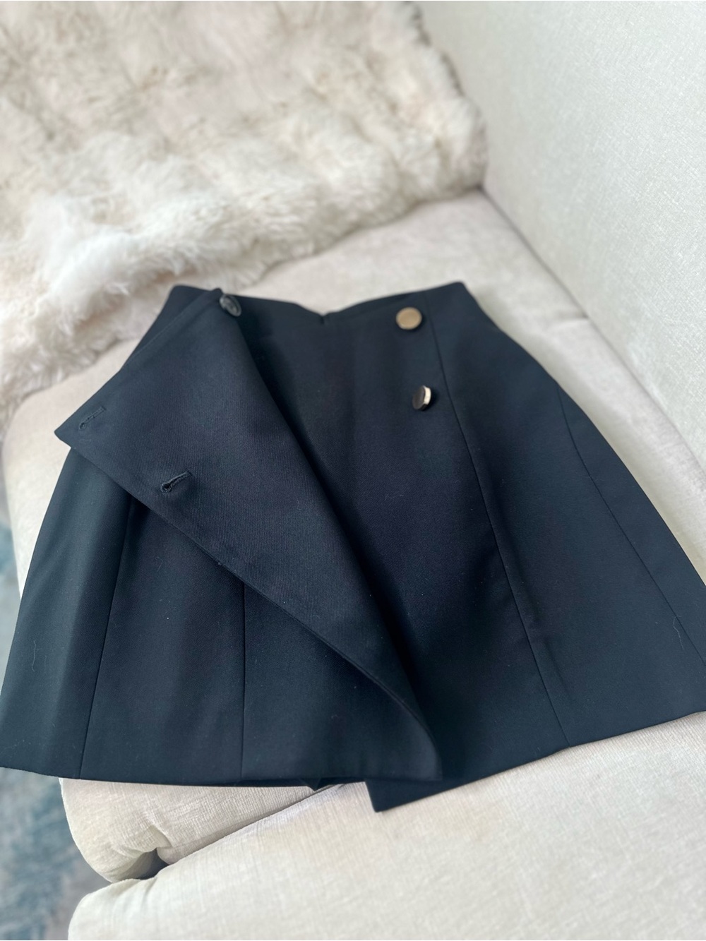 Classic Black A-Line Skort with Gold Buttons like a Flower Style Size XXS, - Picture 7 of 10